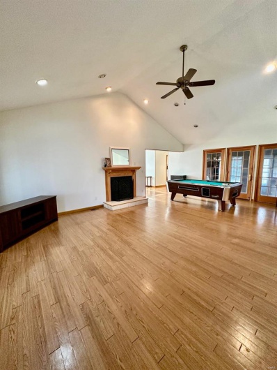 209 Davis, East Prairie, Missouri 63845, 2 Bedrooms Bedrooms, 7 Rooms Rooms,2 BathroomsBathrooms,Residential,For Sale,Davis,MAR25021785