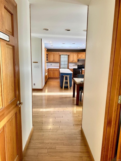 209 Davis, East Prairie, Missouri 63845, 2 Bedrooms Bedrooms, 7 Rooms Rooms,2 BathroomsBathrooms,Residential,For Sale,Davis,MAR25021785