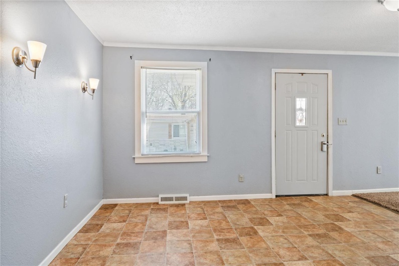 2820 Vista Lane, Cape Girardeau, Missouri 63701, 2 Bedrooms Bedrooms, 6 Rooms Rooms,1 BathroomBathrooms,Residential,For Sale,Vista Lane,MAR25019696