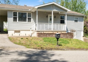 2820 Vista Lane, Cape Girardeau, Missouri 63701, 2 Bedrooms Bedrooms, 6 Rooms Rooms,1 BathroomBathrooms,Residential,For Sale,Vista Lane,MAR25019696