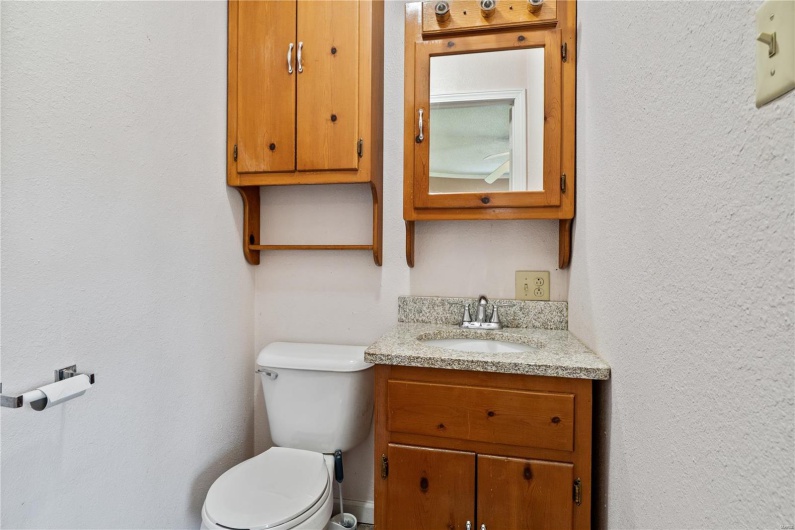 2820 Vista Lane, Cape Girardeau, Missouri 63701, 2 Bedrooms Bedrooms, 6 Rooms Rooms,1 BathroomBathrooms,Residential,For Sale,Vista Lane,MAR25019696