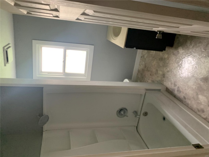 200 Easton Street, Bonne Terre, Missouri 63628, 3 Bedrooms Bedrooms, 5 Rooms Rooms,1 BathroomBathrooms,Residential,For Sale,Easton,MAR25021578