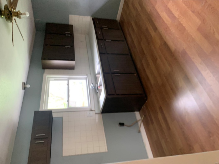 200 Easton Street, Bonne Terre, Missouri 63628, 3 Bedrooms Bedrooms, 5 Rooms Rooms,1 BathroomBathrooms,Residential,For Sale,Easton,MAR25021578