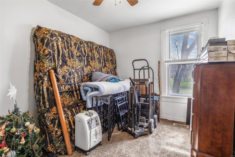 8 Donald Street, Park Hills, Missouri 63601, 3 Bedrooms Bedrooms, 8 Rooms Rooms,1 BathroomBathrooms,Residential,For Sale,Donald,MAR25019586