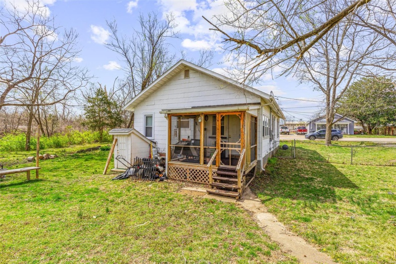 8 Donald Street, Park Hills, Missouri 63601, 3 Bedrooms Bedrooms, 8 Rooms Rooms,1 BathroomBathrooms,Residential,For Sale,Donald,MAR25019586
