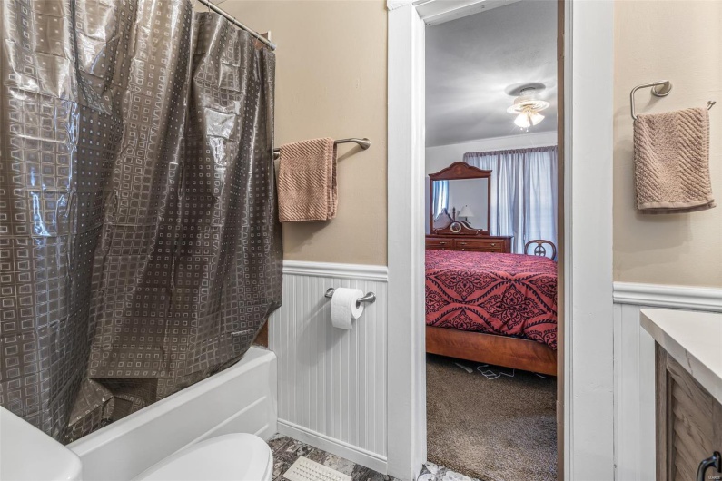 8 Donald Street, Park Hills, Missouri 63601, 3 Bedrooms Bedrooms, 8 Rooms Rooms,1 BathroomBathrooms,Residential,For Sale,Donald,MAR25019586