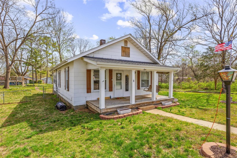 8 Donald Street, Park Hills, Missouri 63601, 3 Bedrooms Bedrooms, 8 Rooms Rooms,1 BathroomBathrooms,Residential,For Sale,Donald,MAR25019586