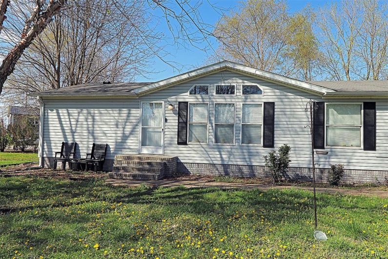 301 Kimberly Drive, Scott City, Missouri 63780, 3 Bedrooms Bedrooms, 6 Rooms Rooms,2 BathroomsBathrooms,Residential,For Sale,Kimberly,MAR25021779