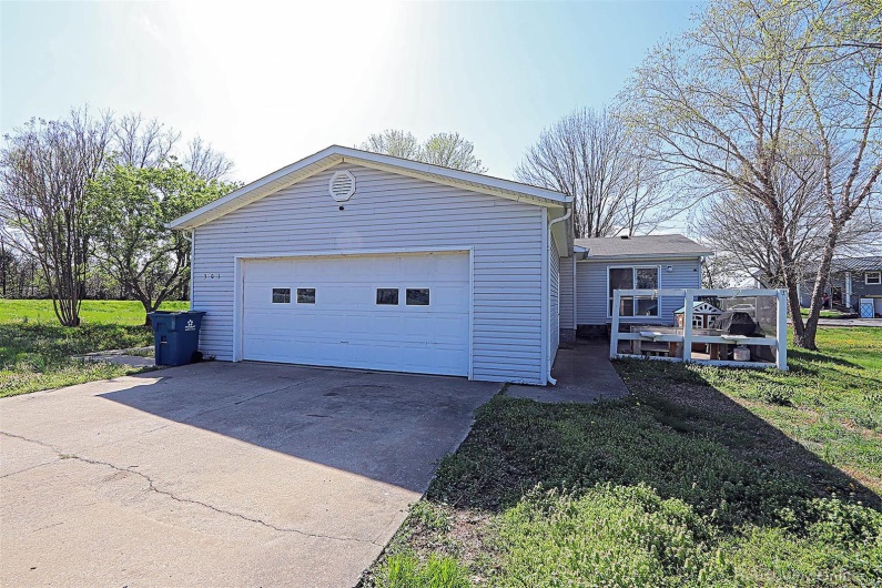 301 Kimberly Drive, Scott City, Missouri 63780, 3 Bedrooms Bedrooms, 6 Rooms Rooms,2 BathroomsBathrooms,Residential,For Sale,Kimberly,MAR25021779