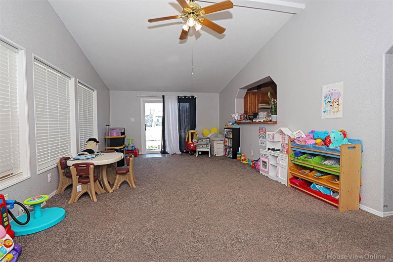 301 Kimberly Drive, Scott City, Missouri 63780, 3 Bedrooms Bedrooms, 6 Rooms Rooms,2 BathroomsBathrooms,Residential,For Sale,Kimberly,MAR25021779