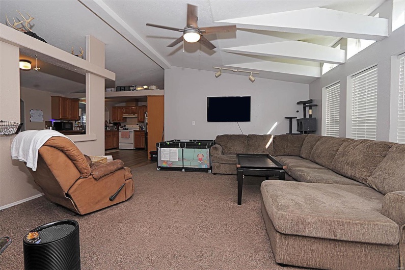 301 Kimberly Drive, Scott City, Missouri 63780, 3 Bedrooms Bedrooms, 6 Rooms Rooms,2 BathroomsBathrooms,Residential,For Sale,Kimberly,MAR25021779