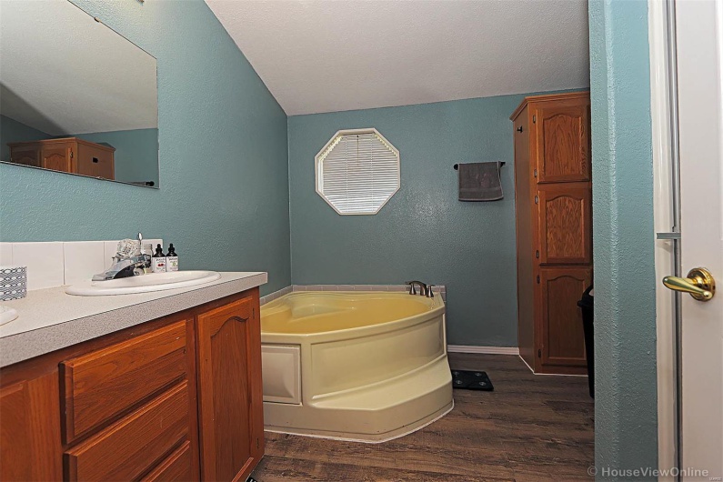 301 Kimberly Drive, Scott City, Missouri 63780, 3 Bedrooms Bedrooms, 6 Rooms Rooms,2 BathroomsBathrooms,Residential,For Sale,Kimberly,MAR25021779