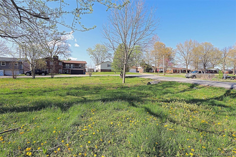 301 Kimberly Drive, Scott City, Missouri 63780, 3 Bedrooms Bedrooms, 6 Rooms Rooms,2 BathroomsBathrooms,Residential,For Sale,Kimberly,MAR25021779