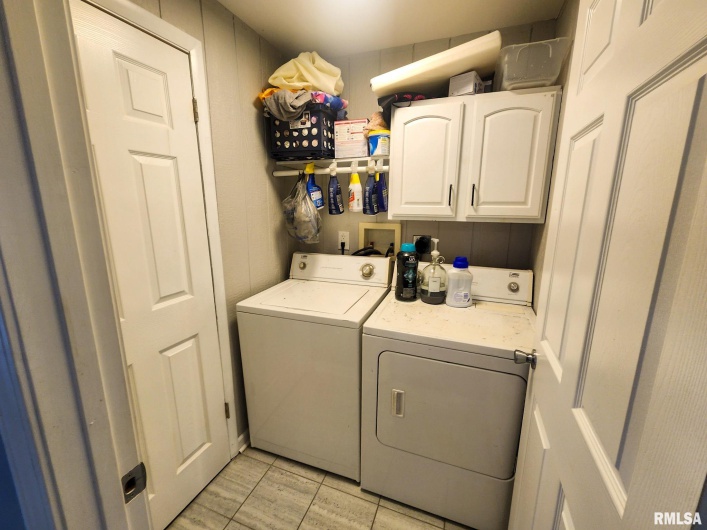 609 POPLAR Street, Carbondale, Illinois 62901, 6 Bedrooms Bedrooms, 0 ,5 BathroomsBathrooms,Residential,For Sale,POPLAR,0,RMAEB457455