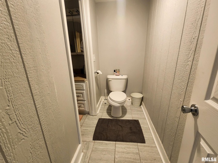 609 POPLAR Street, Carbondale, Illinois 62901, 6 Bedrooms Bedrooms, 0 ,5 BathroomsBathrooms,Residential,For Sale,POPLAR,0,RMAEB457455