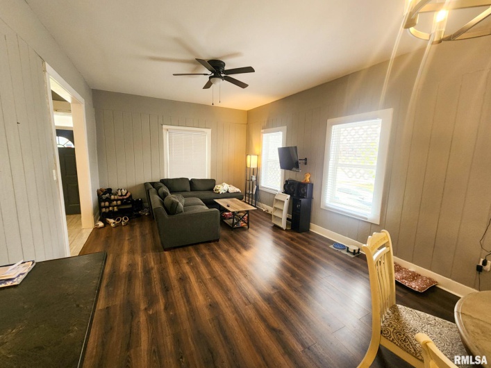 609 POPLAR Street, Carbondale, Illinois 62901, 6 Bedrooms Bedrooms, 0 ,5 BathroomsBathrooms,Residential,For Sale,POPLAR,0,RMAEB457455