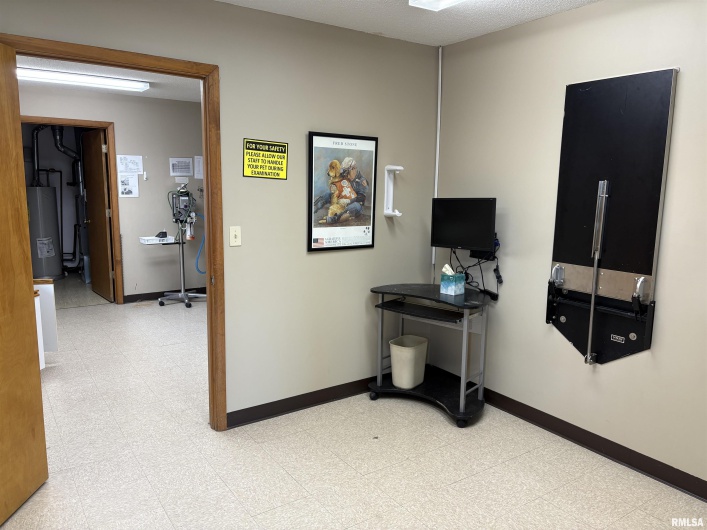 631 PERSHING Street, Energy, Illinois 62933, 0 , 0 ,0,Commercial Sale,For Sale,PERSHING,0,RMAEB457460