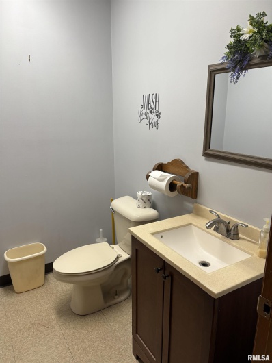 631 PERSHING Street, Energy, Illinois 62933, 0 , 0 ,0,Commercial Sale,For Sale,PERSHING,0,RMAEB457460
