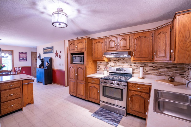 18320 State Highway KK, Sedgewickville, Missouri 63781, 4 Bedrooms Bedrooms, 10 Rooms Rooms,3 BathroomsBathrooms,Residential,For Sale,State Highway KK,MAR25021968
