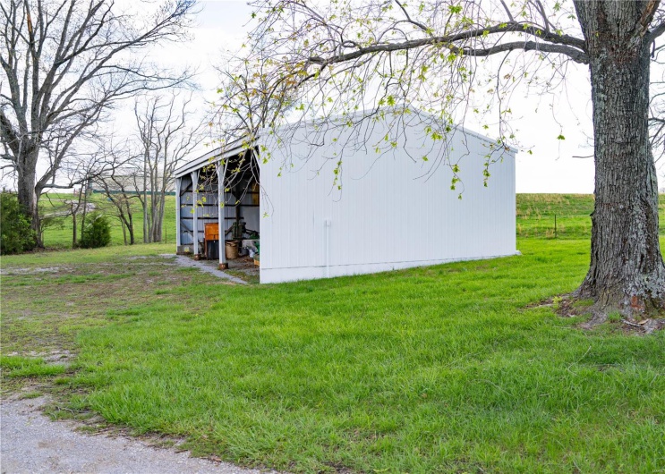 Spacious Shop Building