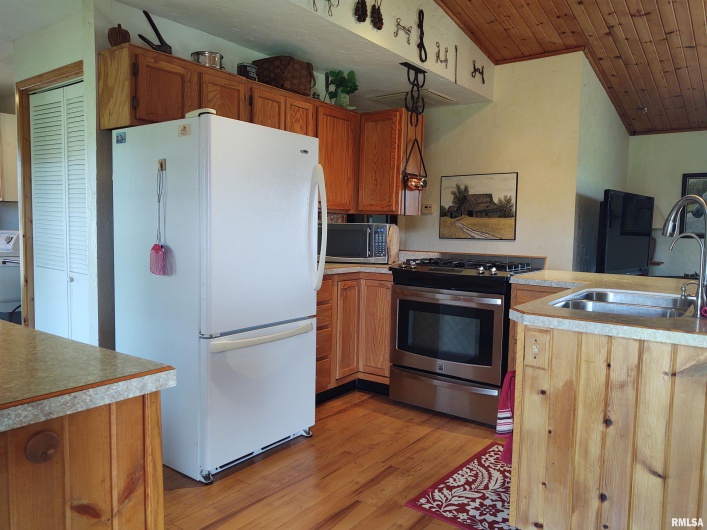 29 BRIDLE Lane, Stonefort, Illinois 62987, 2 Bedrooms Bedrooms, 0 ,2 BathroomsBathrooms,Residential,For Sale,BRIDLE,0,RMAEB457466