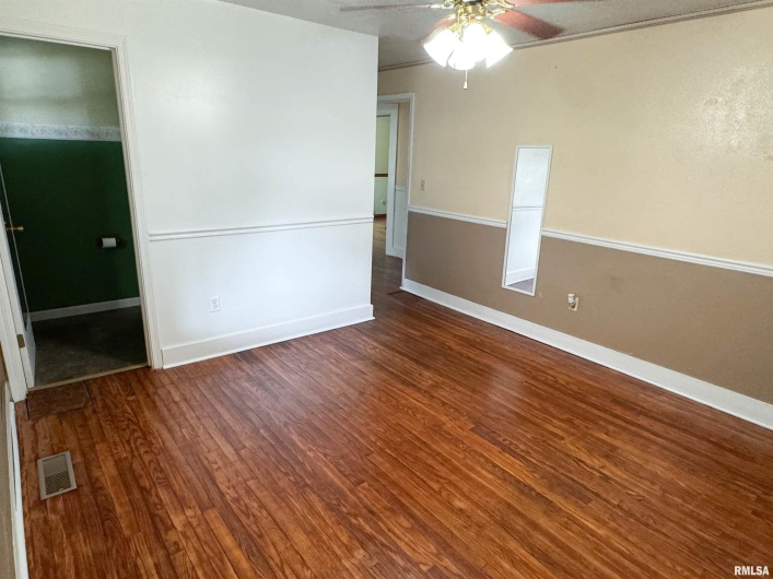200 Williford Road, Jonesboro, Illinois 62952, 3 Bedrooms Bedrooms, 0 ,1 BathroomBathrooms,Residential,For Sale,Williford,0,RMAEB457470
