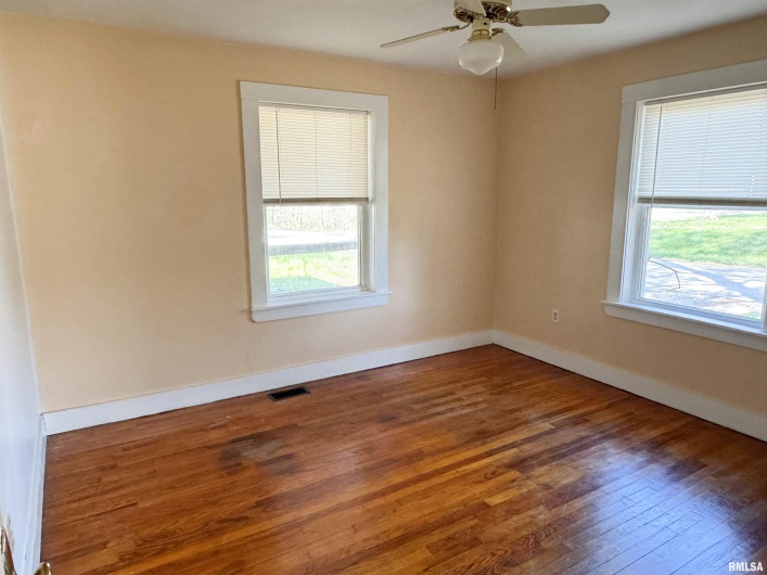 200 Williford Road, Jonesboro, Illinois 62952, 3 Bedrooms Bedrooms, 0 ,1 BathroomBathrooms,Residential,For Sale,Williford,0,RMAEB457470