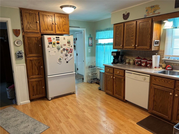 Kitchen with plenty of cabinets