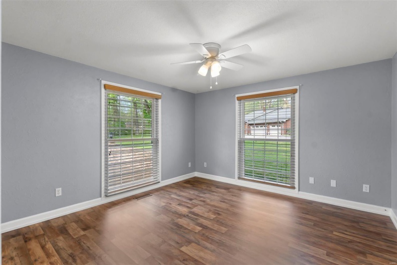 185 Garnet Lane, Cape Girardeau, Missouri 63701, 3 Bedrooms Bedrooms, 8 Rooms Rooms,2 BathroomsBathrooms,Residential,For Sale,Garnet,MAR25020143