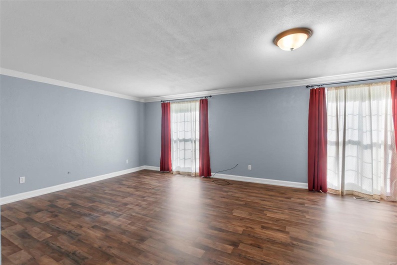 185 Garnet Lane, Cape Girardeau, Missouri 63701, 3 Bedrooms Bedrooms, 8 Rooms Rooms,2 BathroomsBathrooms,Residential,For Sale,Garnet,MAR25020143