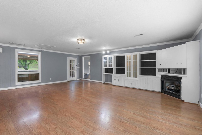 185 Garnet Lane, Cape Girardeau, Missouri 63701, 3 Bedrooms Bedrooms, 8 Rooms Rooms,2 BathroomsBathrooms,Residential,For Sale,Garnet,MAR25020143