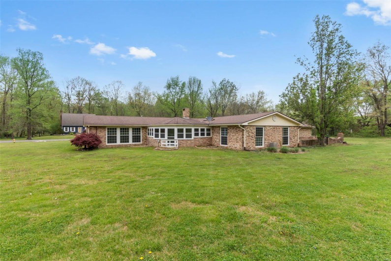 185 Garnet Lane, Cape Girardeau, Missouri 63701, 3 Bedrooms Bedrooms, 8 Rooms Rooms,2 BathroomsBathrooms,Residential,For Sale,Garnet,MAR25020143
