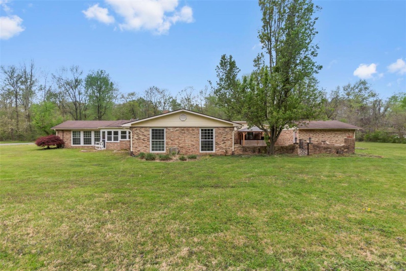 185 Garnet Lane, Cape Girardeau, Missouri 63701, 3 Bedrooms Bedrooms, 8 Rooms Rooms,2 BathroomsBathrooms,Residential,For Sale,Garnet,MAR25020143