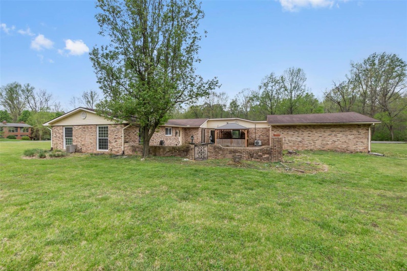 185 Garnet Lane, Cape Girardeau, Missouri 63701, 3 Bedrooms Bedrooms, 8 Rooms Rooms,2 BathroomsBathrooms,Residential,For Sale,Garnet,MAR25020143