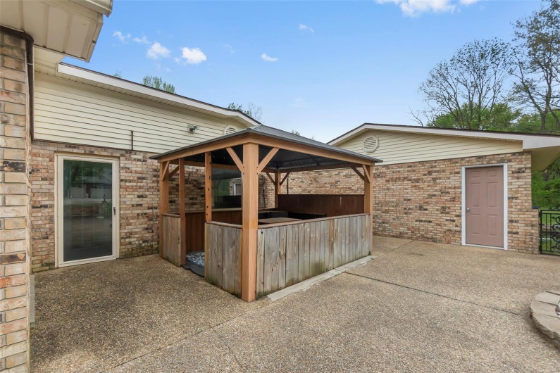 185 Garnet Lane, Cape Girardeau, Missouri 63701, 3 Bedrooms Bedrooms, 8 Rooms Rooms,2 BathroomsBathrooms,Residential,For Sale,Garnet,MAR25020143