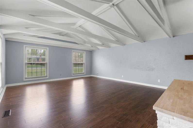 185 Garnet Lane, Cape Girardeau, Missouri 63701, 3 Bedrooms Bedrooms, 8 Rooms Rooms,2 BathroomsBathrooms,Residential,For Sale,Garnet,MAR25020143