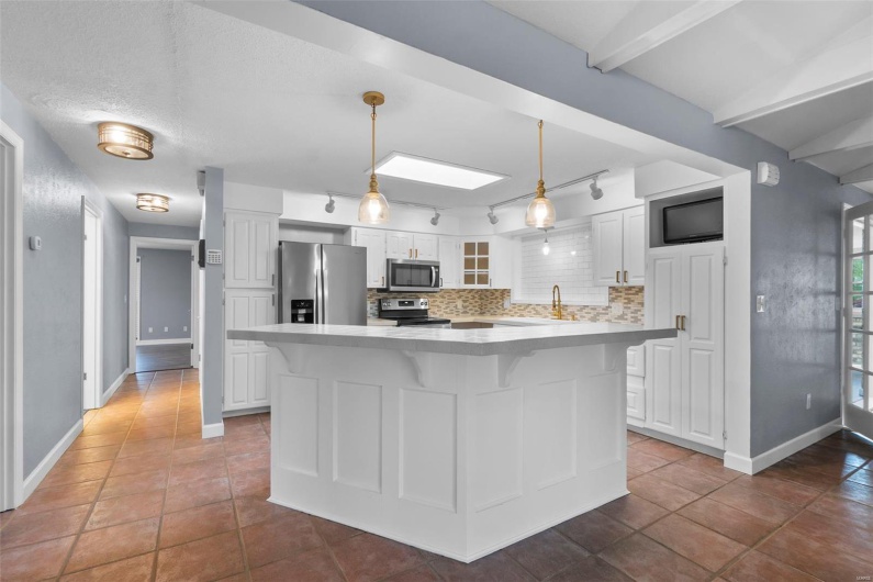 185 Garnet Lane, Cape Girardeau, Missouri 63701, 3 Bedrooms Bedrooms, 8 Rooms Rooms,2 BathroomsBathrooms,Residential,For Sale,Garnet,MAR25020143