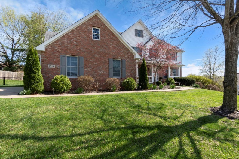1719 Potomac Place, Cape Girardeau, Missouri 63701, 5 Bedrooms Bedrooms, 13 Rooms Rooms,3 BathroomsBathrooms,Residential,For Sale,Potomac,MAR25021170