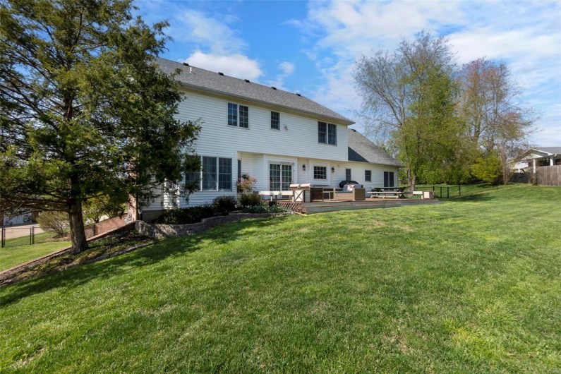 1719 Potomac Place, Cape Girardeau, Missouri 63701, 5 Bedrooms Bedrooms, 13 Rooms Rooms,3 BathroomsBathrooms,Residential,For Sale,Potomac,MAR25021170