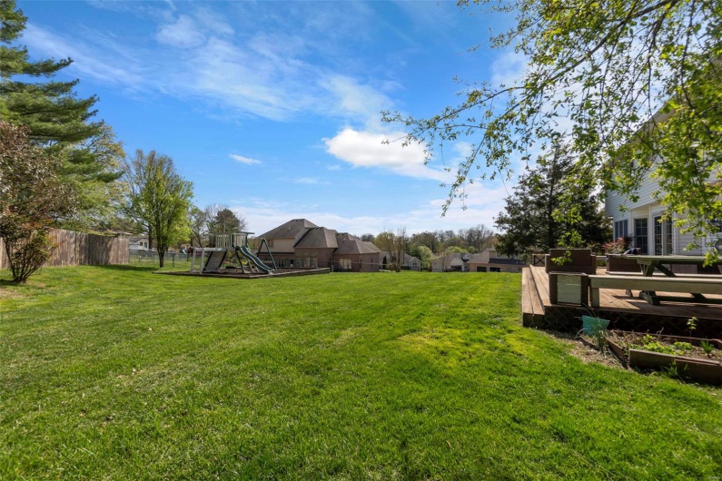 1719 Potomac Place, Cape Girardeau, Missouri 63701, 5 Bedrooms Bedrooms, 13 Rooms Rooms,3 BathroomsBathrooms,Residential,For Sale,Potomac,MAR25021170