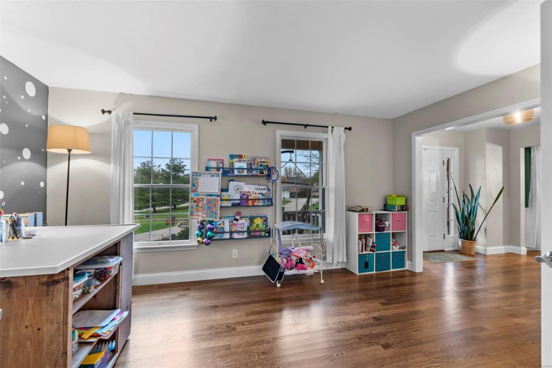 1719 Potomac Place, Cape Girardeau, Missouri 63701, 5 Bedrooms Bedrooms, 13 Rooms Rooms,3 BathroomsBathrooms,Residential,For Sale,Potomac,MAR25021170