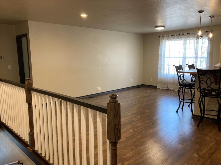 115 Terrell, Poplar Bluff, Missouri 63901, 3 Bedrooms Bedrooms, 6 Rooms Rooms,2 BathroomsBathrooms,Residential,For Sale,Terrell,MAR25015956