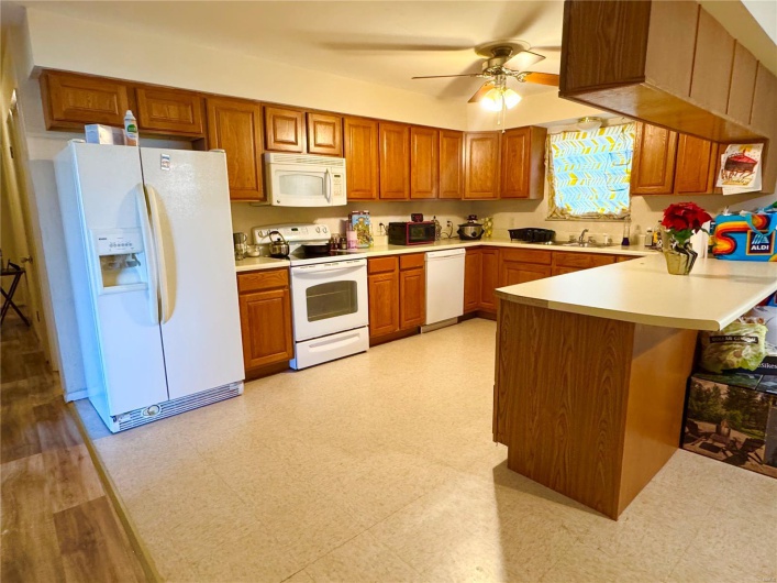 2101 Meadows Road, Poplar Bluff, Missouri 63901, 3 Bedrooms Bedrooms, 7 Rooms Rooms,2 BathroomsBathrooms,Residential,For Sale,Meadows,MAR25021342