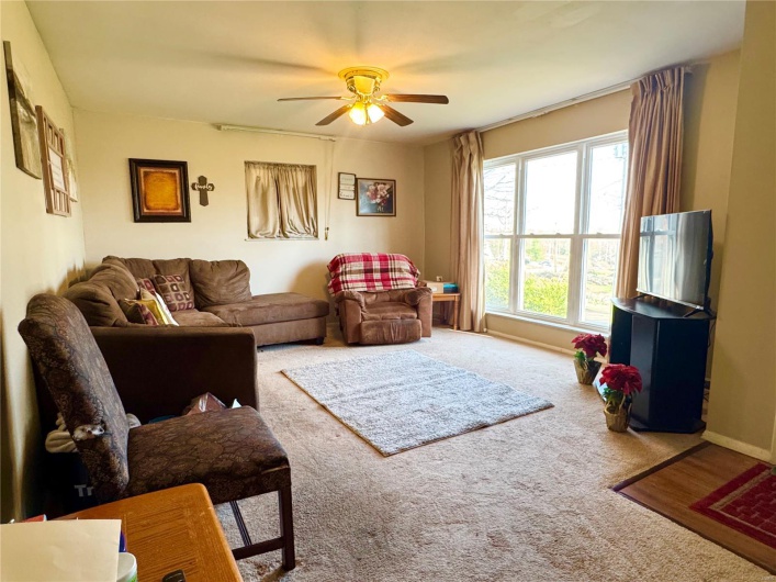 2101 Meadows Road, Poplar Bluff, Missouri 63901, 3 Bedrooms Bedrooms, 7 Rooms Rooms,2 BathroomsBathrooms,Residential,For Sale,Meadows,MAR25021342