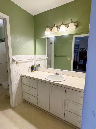 2101 Meadows Road, Poplar Bluff, Missouri 63901, 3 Bedrooms Bedrooms, 7 Rooms Rooms,2 BathroomsBathrooms,Residential,For Sale,Meadows,MAR25021342