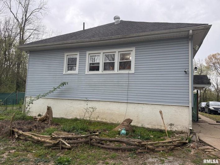 315 Furlong Street, Carrier Mills, Illinois 62917-1259, 2 Bedrooms Bedrooms, 0 ,1 BathroomBathrooms,Residential,For Sale,Furlong,0,RMAEB457487