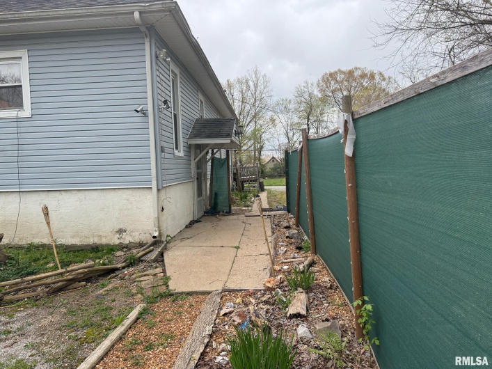 315 Furlong Street, Carrier Mills, Illinois 62917-1259, 2 Bedrooms Bedrooms, 0 ,1 BathroomBathrooms,Residential,For Sale,Furlong,0,RMAEB457487