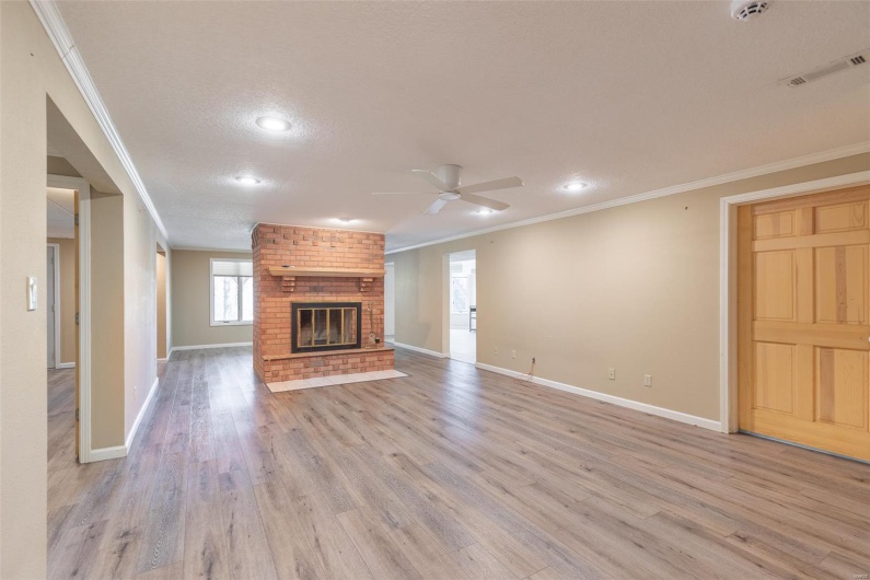 14114 Christy Lane, Poplar Bluff, Missouri 63901, 6 Bedrooms Bedrooms, 15 Rooms Rooms,4 BathroomsBathrooms,Residential,For Sale,Christy,MAR25021409