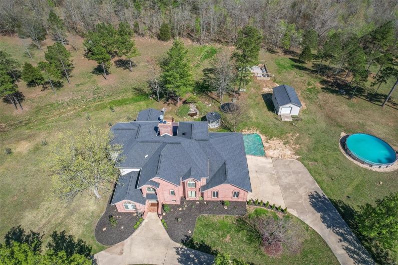 14114 Christy Lane, Poplar Bluff, Missouri 63901, 6 Bedrooms Bedrooms, 15 Rooms Rooms,4 BathroomsBathrooms,Residential,For Sale,Christy,MAR25021409