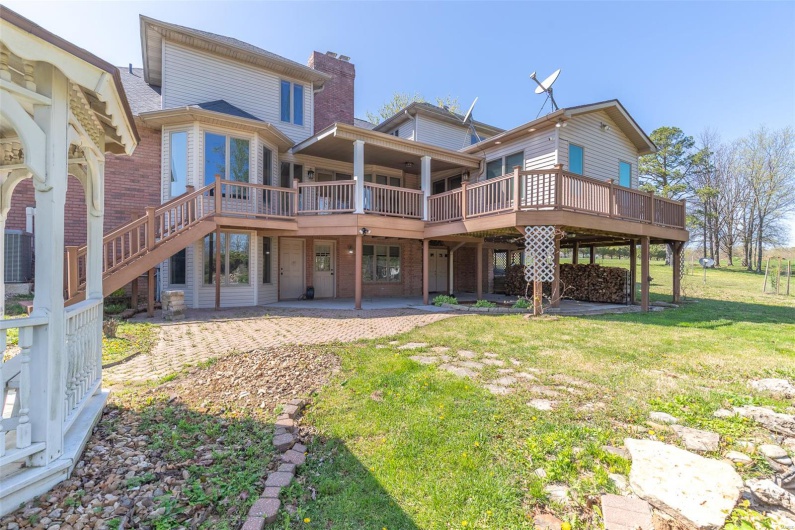 14114 Christy Lane, Poplar Bluff, Missouri 63901, 6 Bedrooms Bedrooms, 15 Rooms Rooms,4 BathroomsBathrooms,Residential,For Sale,Christy,MAR25021409